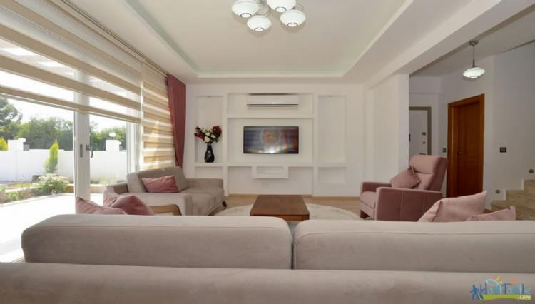 Villa Hıll-Denize 400 M aile villası